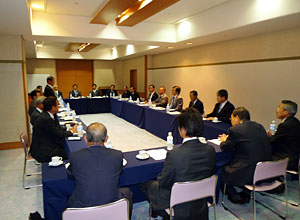 高島市議会と意見交換会を実施