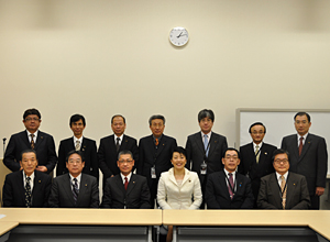 有村治子参議院議員と懇談