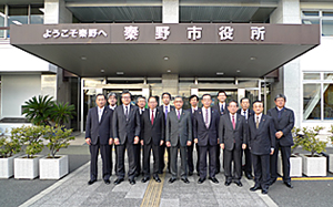 秦野市役所　視察 