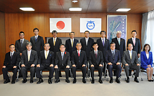 「平成２８年度政策要望」を提出しました。