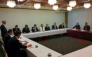 高島市議会と意見交換会を実施
